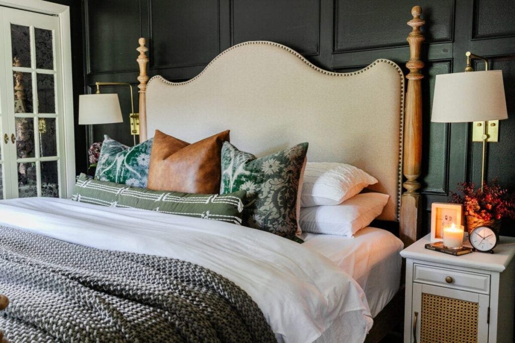 mix and match throw pillows image